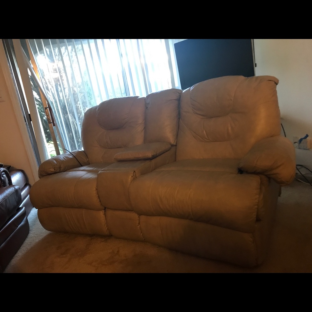 Couch - Picture 2 of 3